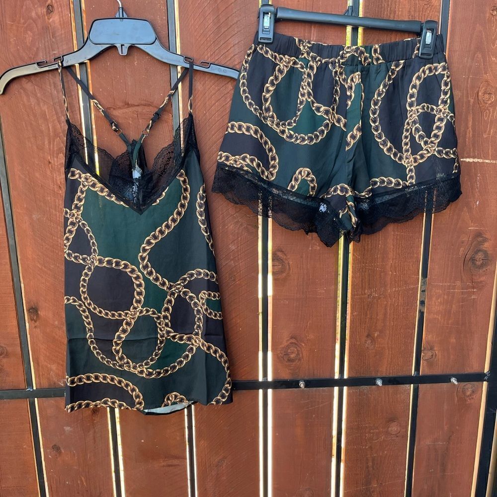 REVOLVE Plush SILKY PAJAMA Chain Link Pajama Set Black & Green small NWT - Picture 2 of 9
